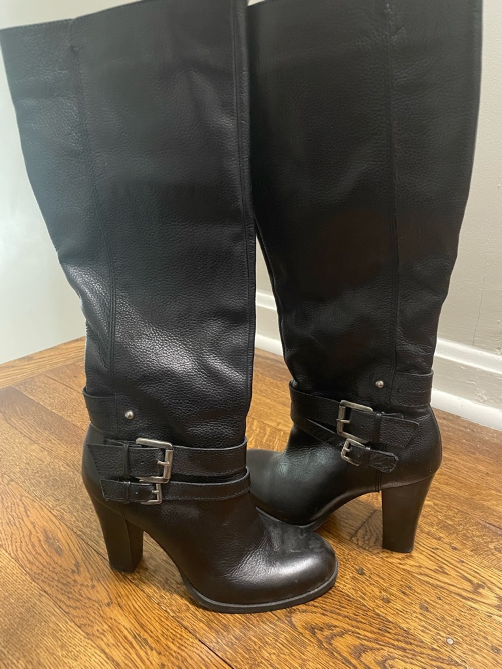 Bandolino Black Leather Knee-High Heeled Boots with Buckle Straps